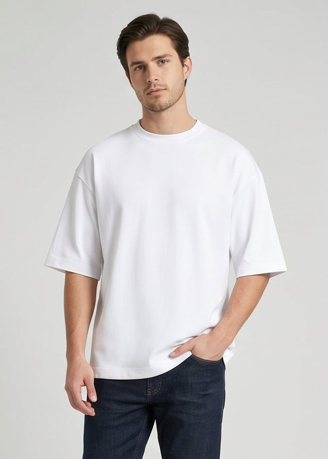 White everyday essential oversized t-shirt.